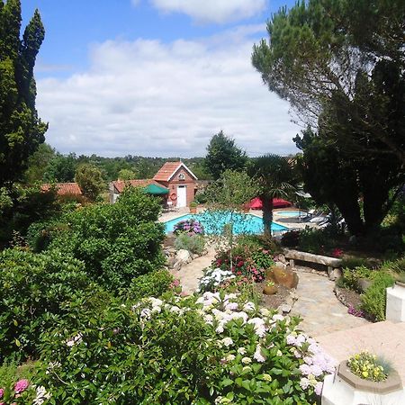 Hotel De La Barbacane Tiffauges ภายนอก รูปภาพ