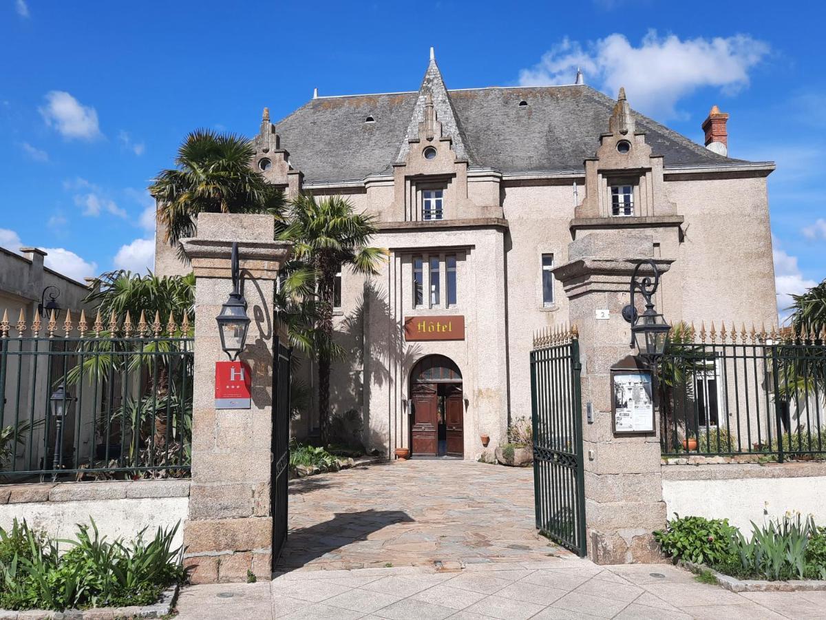 Hotel De La Barbacane Tiffauges ภายนอก รูปภาพ