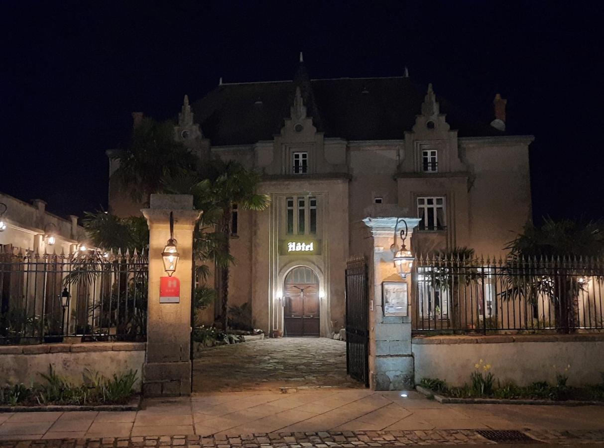 Hotel De La Barbacane Tiffauges ภายนอก รูปภาพ