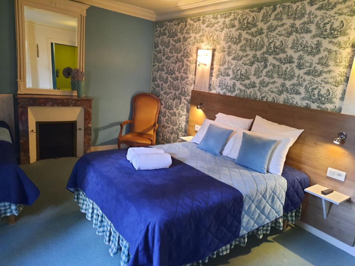 Hotel De La Barbacane Tiffauges ภายนอก รูปภาพ